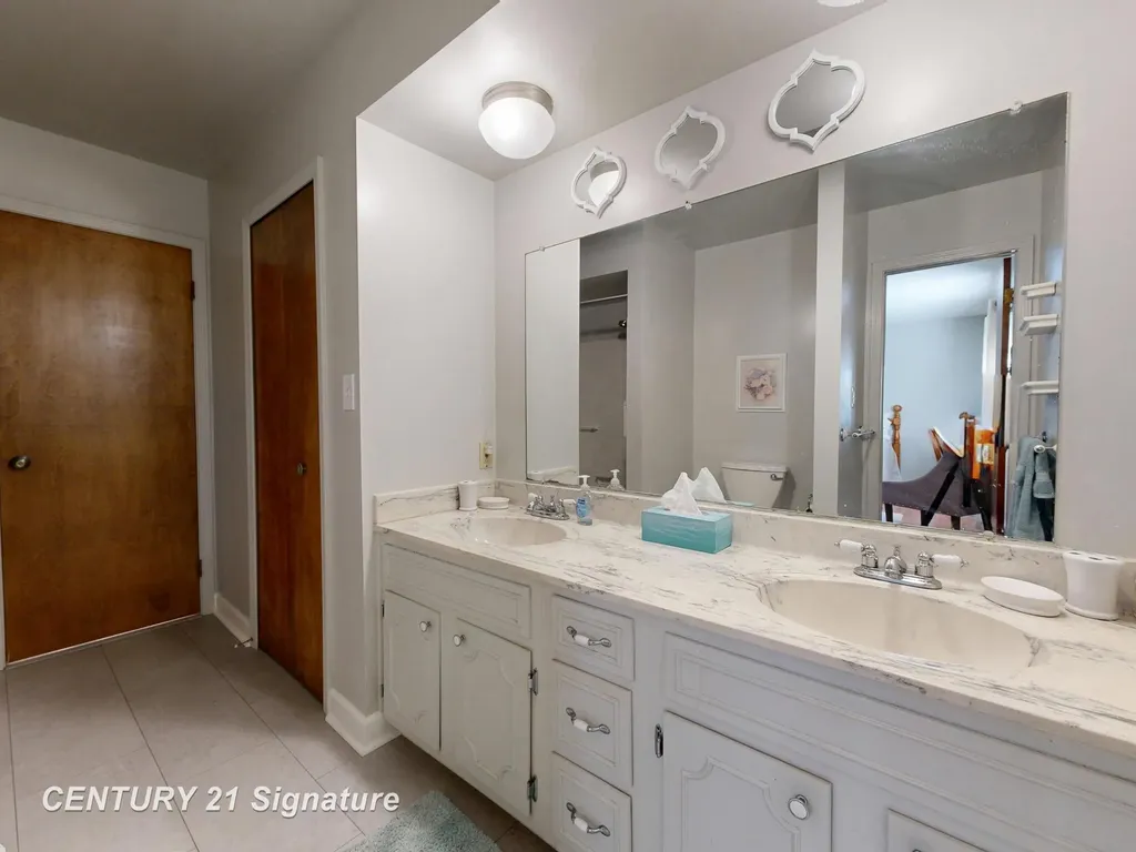 2399 Plainview Drive Clayton Charter Township MI 48433