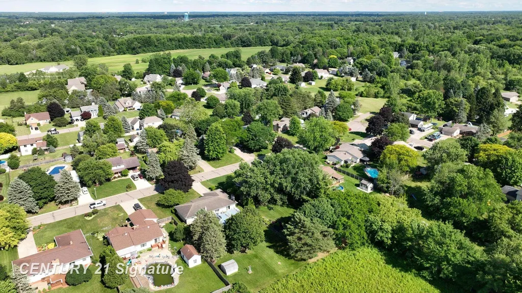2399 Plainview Drive Clayton Charter Township MI 48433