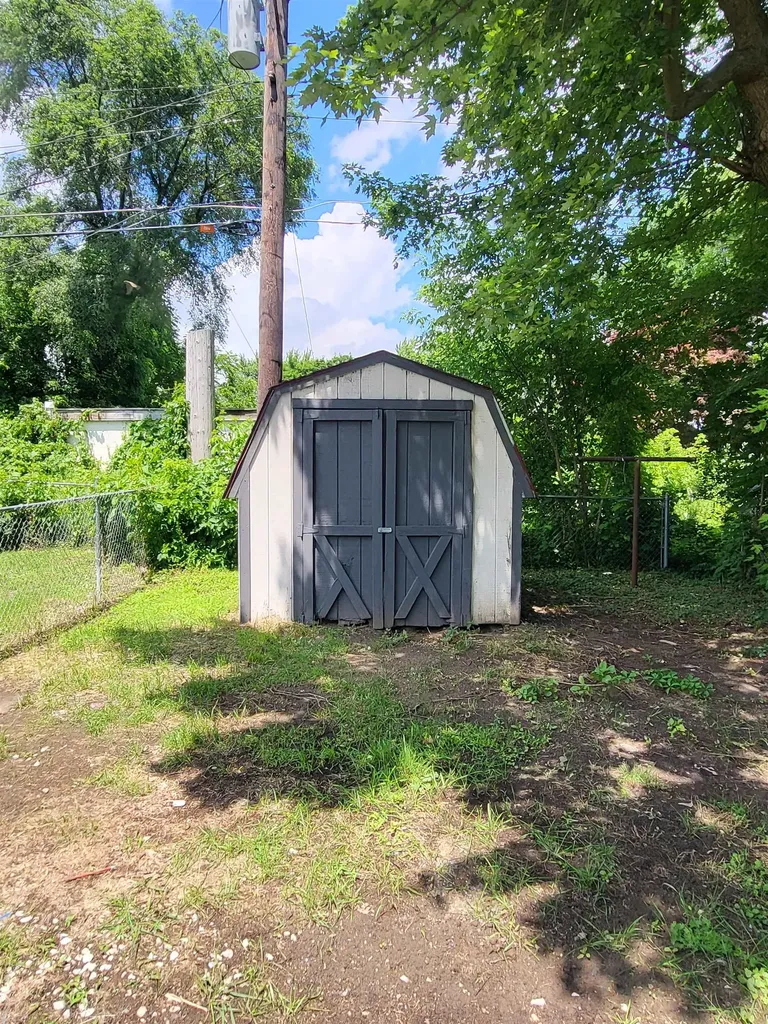 617 Macdonald Avenue Flint City MI 48507