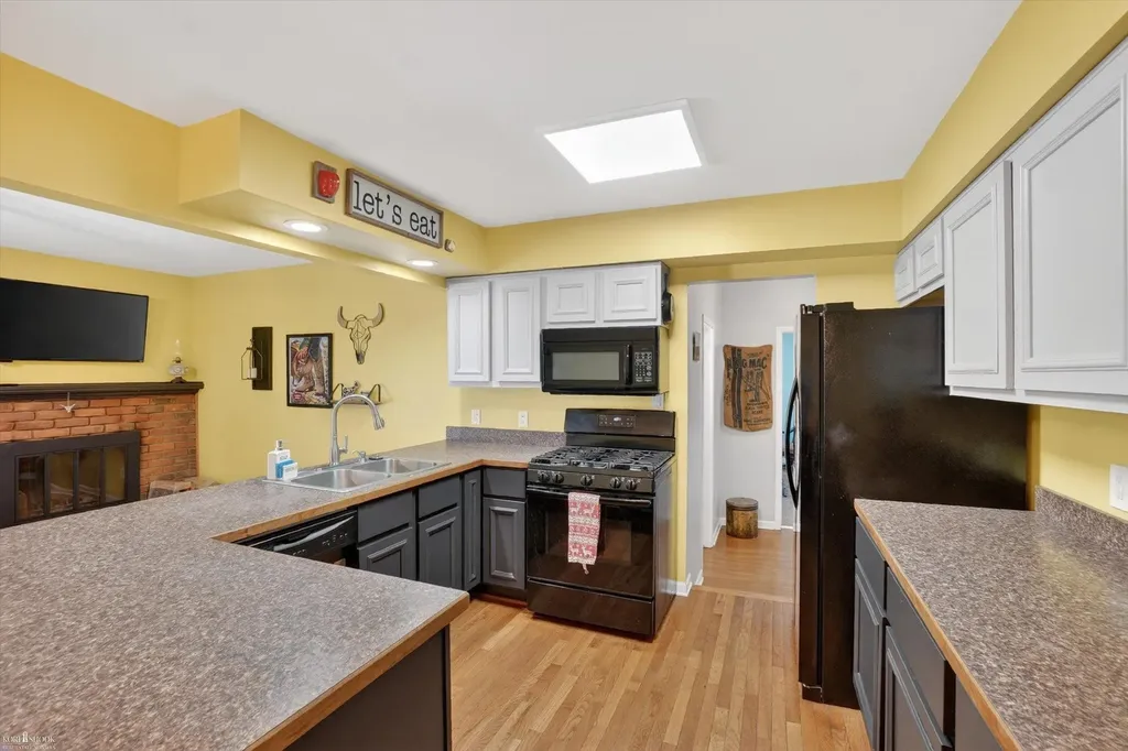 313 Dutch Mill Drive Flushing City MI 48433