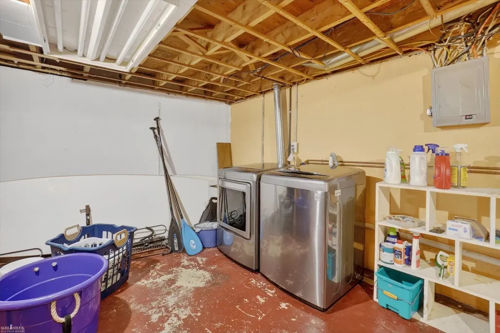 313 Dutch Mill Drive Flushing City MI 48433