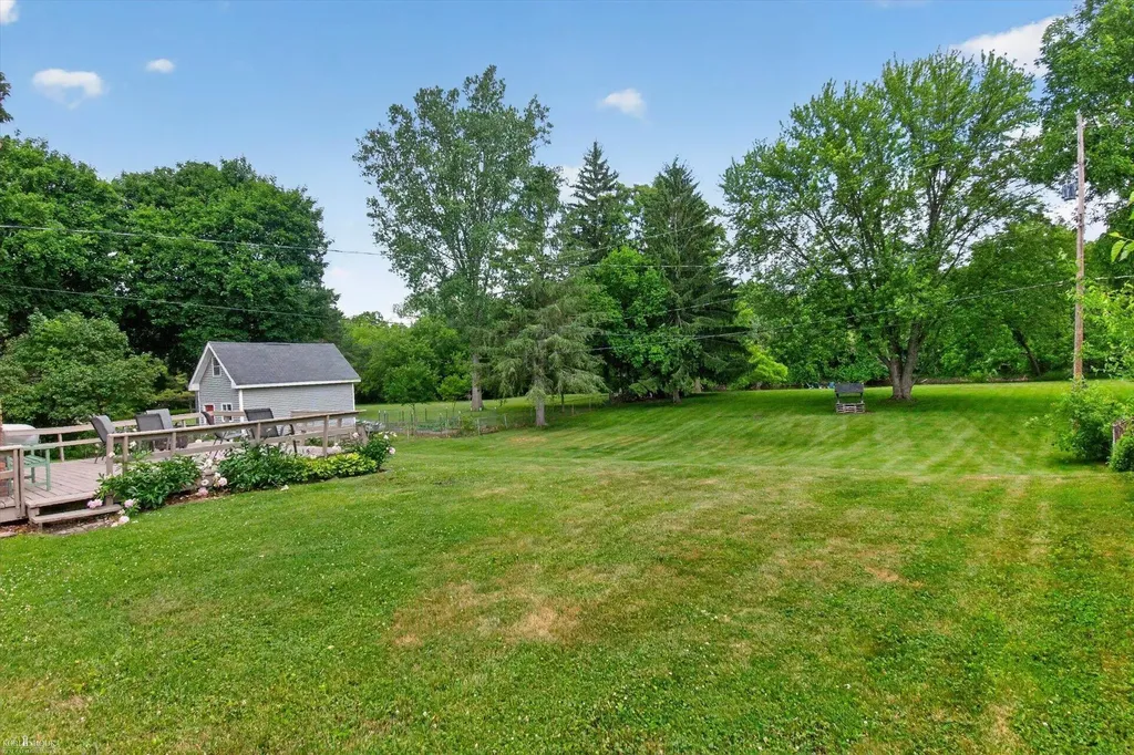 313 Dutch Mill Drive Flushing City MI 48433