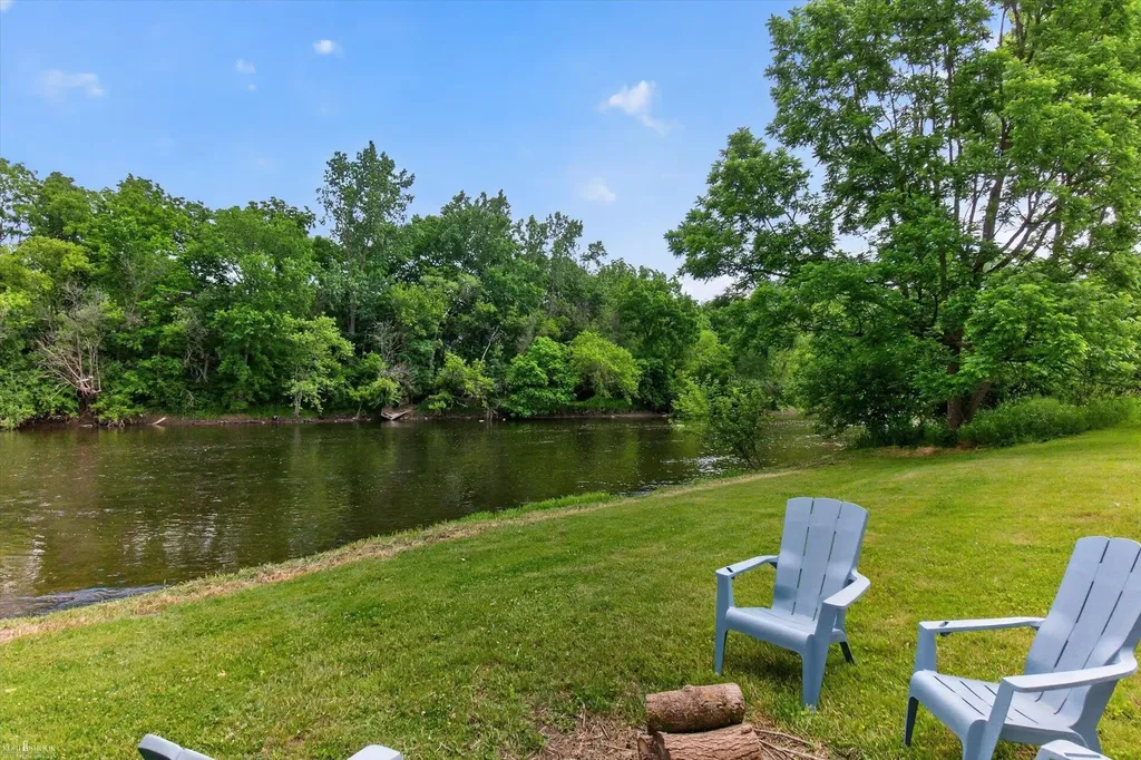 313 Dutch Mill Drive Flushing City MI 48433