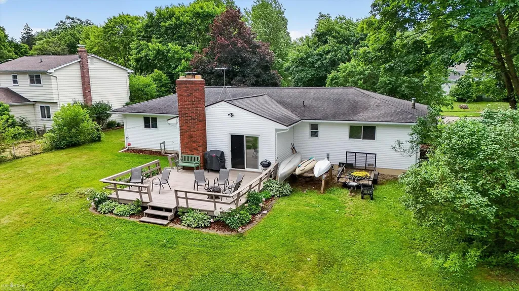 313 Dutch Mill Drive Flushing City MI 48433