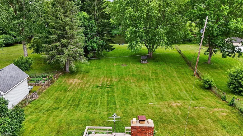 313 Dutch Mill Drive Flushing City MI 48433