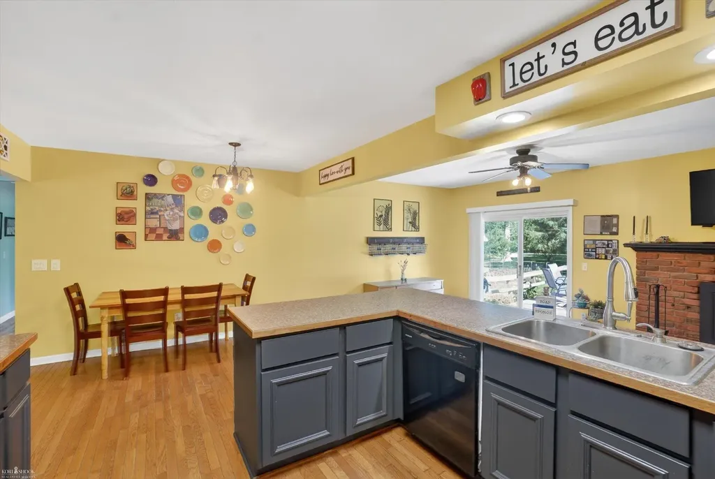 313 Dutch Mill Drive Flushing City MI 48433