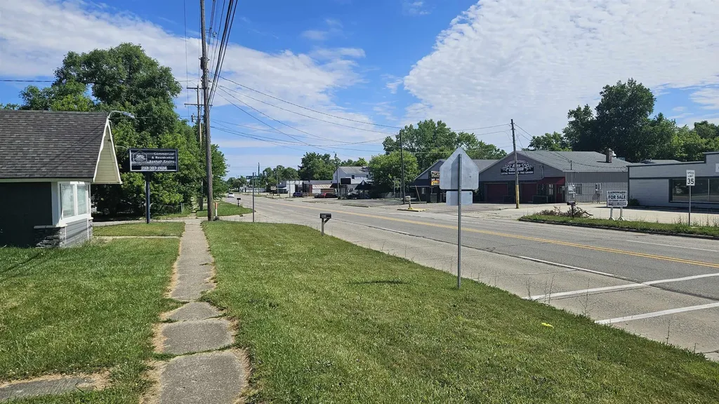 4194 Fenton Road Flint Charter Township MI 48507