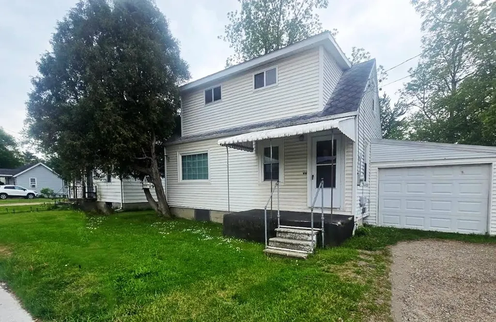 2066 E Bristol Road Burton City MI 48529