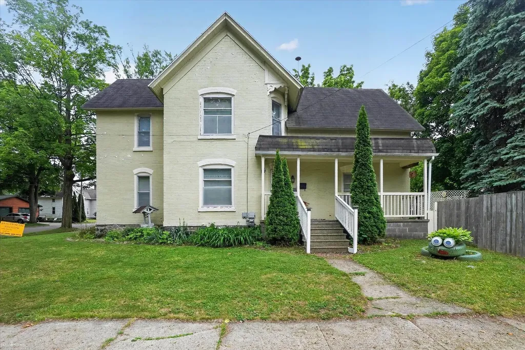 211 Marquette Street Durand City MI 48429