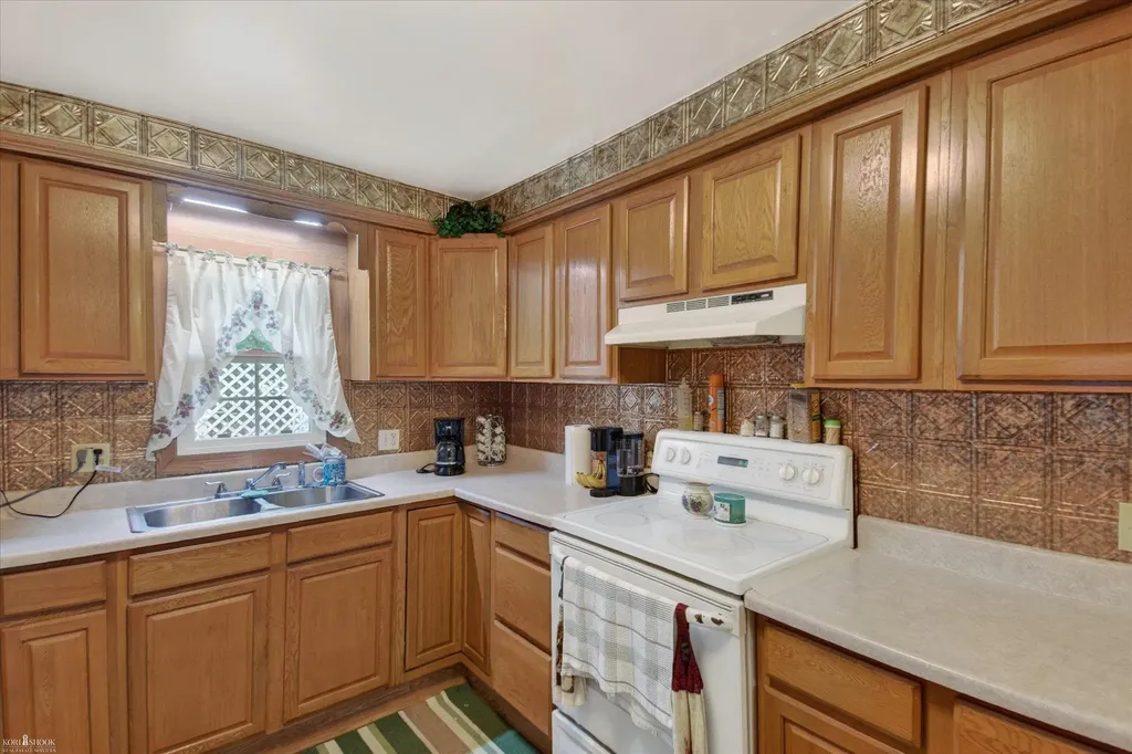 211 Marquette Street Durand City MI 48429