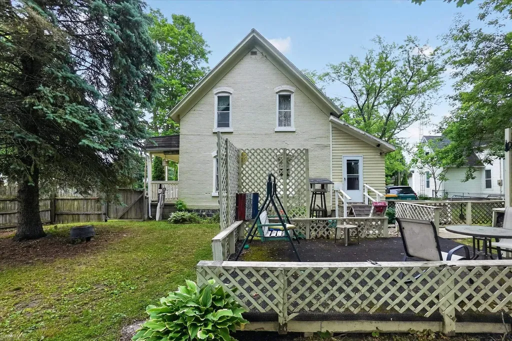 211 Marquette Street Durand City MI 48429