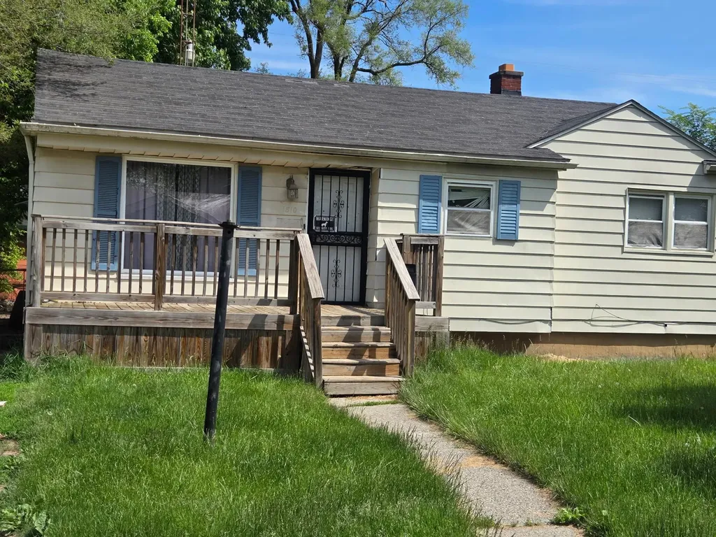 1810 Shamrock Lane Flint City MI 48504