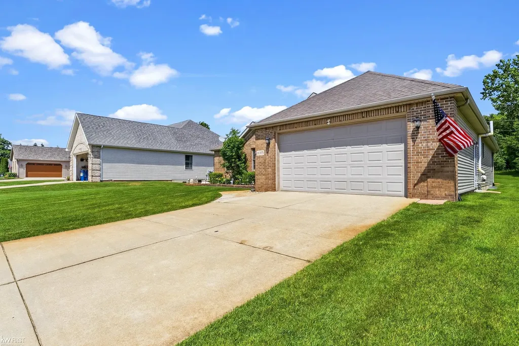 16355 Red Fox Trail Fenton Charter Township MI 48451
