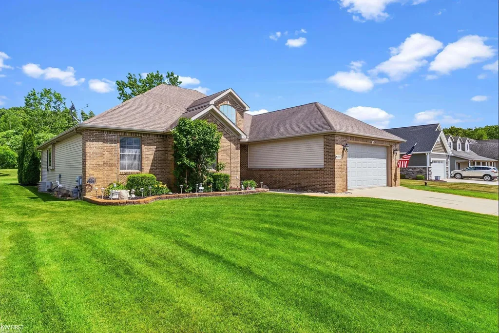 16355 Red Fox Trail Fenton Charter Township MI 48451
