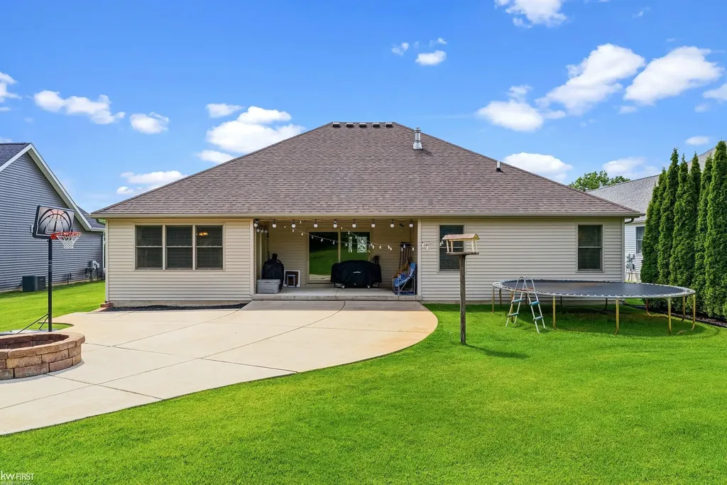 16355 Red Fox Trail Fenton Charter Township MI 48451