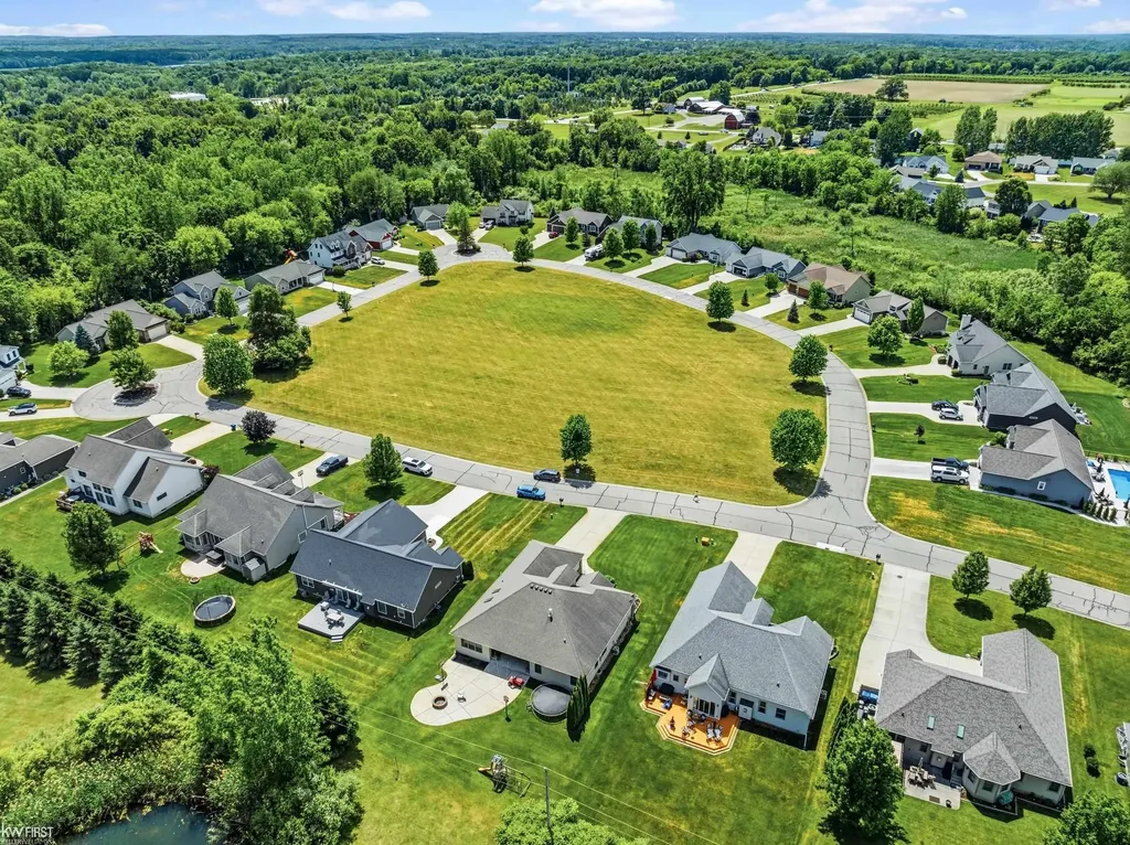 16355 Red Fox Trail Fenton Charter Township MI 48451