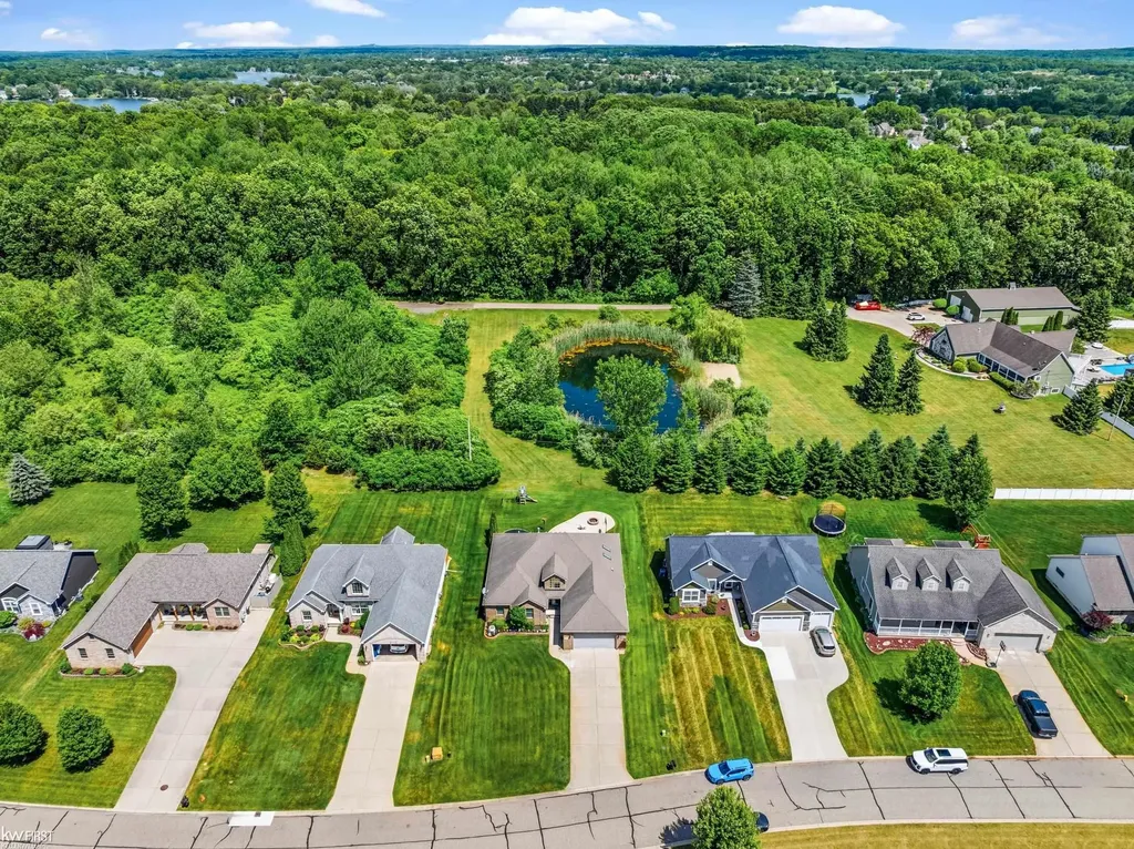 16355 Red Fox Trail Fenton Charter Township MI 48451