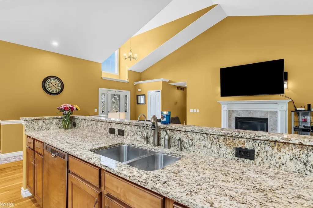 16355 Red Fox Trail Fenton Charter Township MI 48451