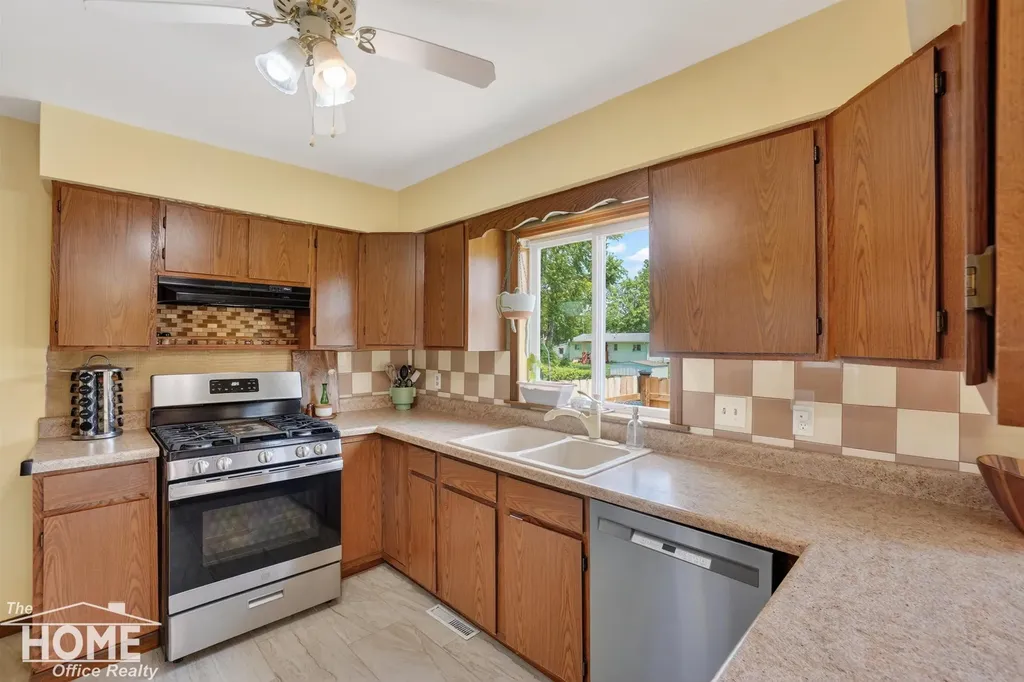 823 Tracy Street Owosso Charter Township MI 48867