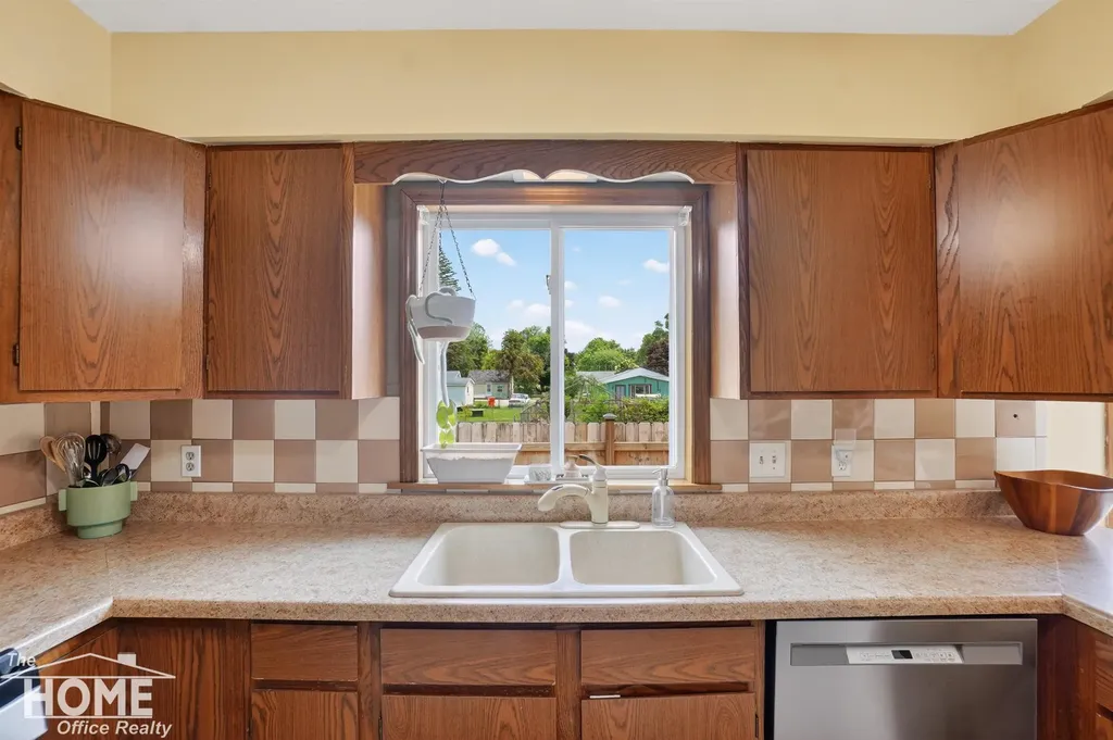 823 Tracy Street Owosso Charter Township MI 48867