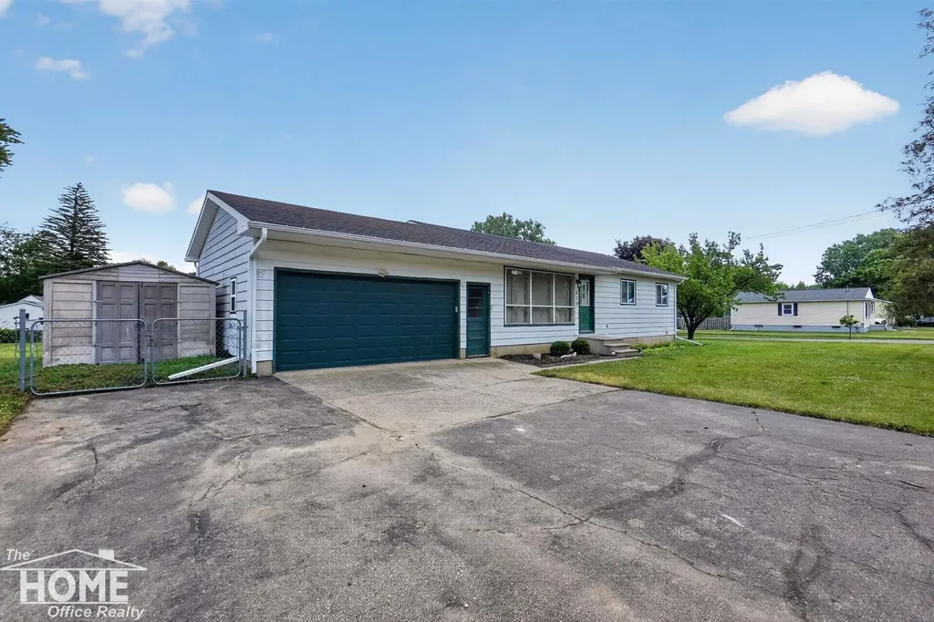 823 Tracy Street Owosso Charter Township MI 48867