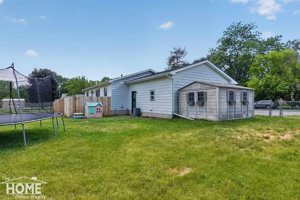 823 Tracy Street Owosso Charter Township MI 48867