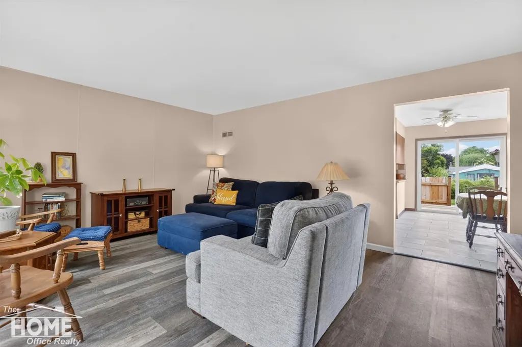 823 Tracy Street Owosso Charter Township MI 48867