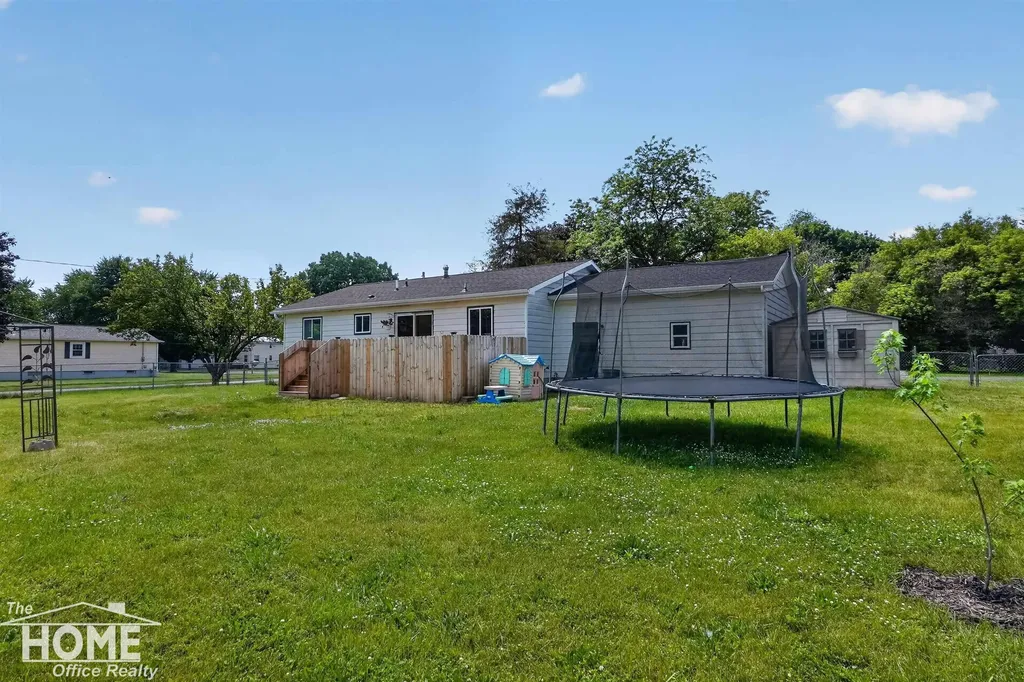 823 Tracy Street Owosso Charter Township MI 48867