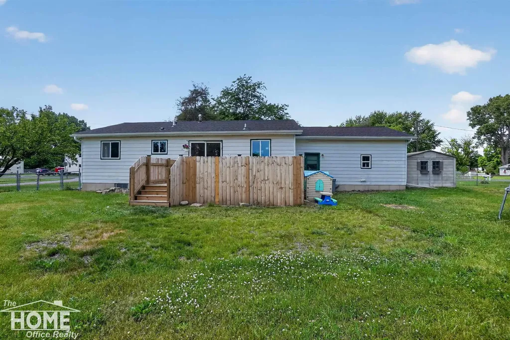 823 Tracy Street Owosso Charter Township MI 48867