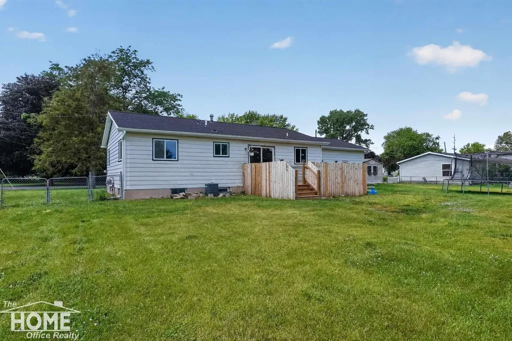 823 Tracy Street Owosso Charter Township MI 48867
