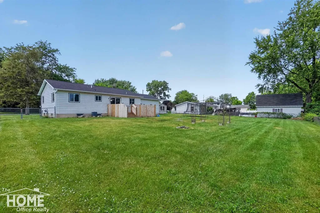 823 Tracy Street Owosso Charter Township MI 48867