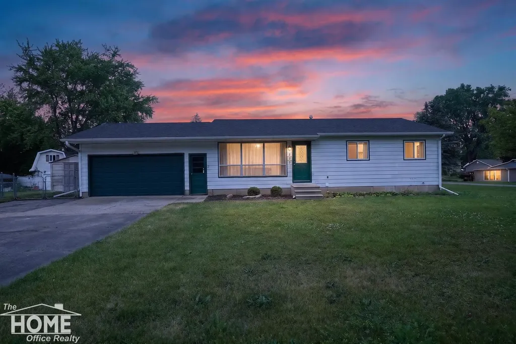 823 Tracy Street Owosso Charter Township MI 48867