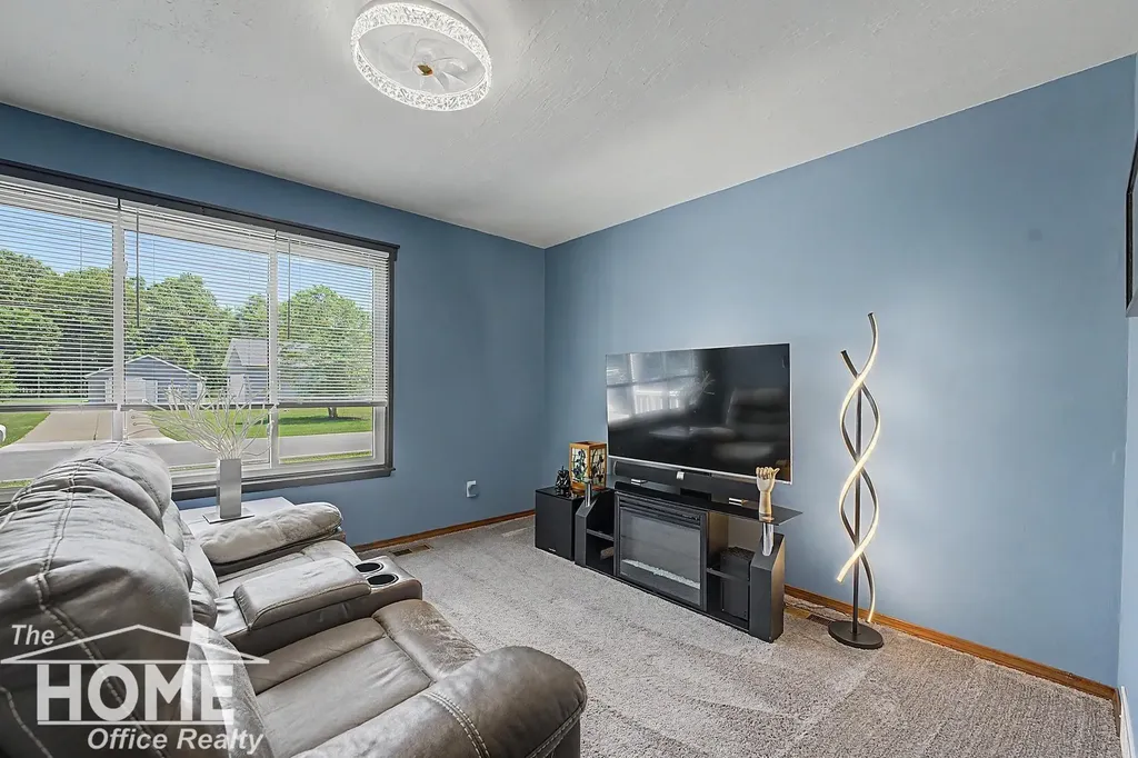 723 Center Street Owosso City MI 48867
