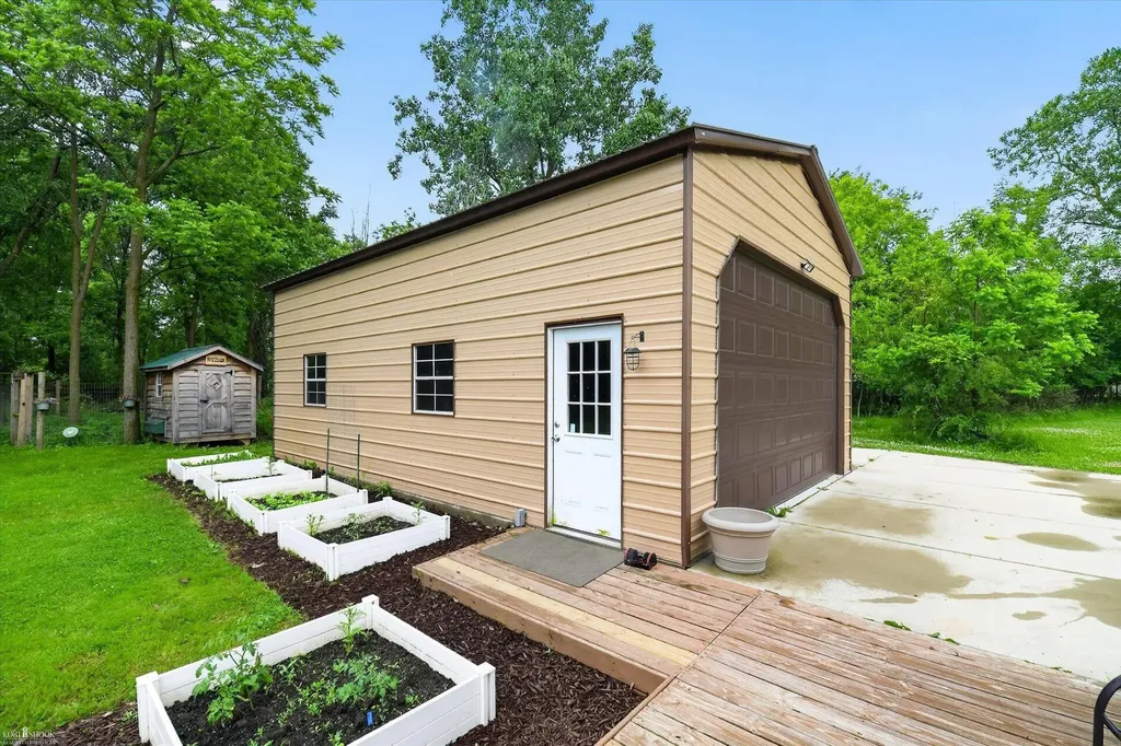 1445 W North Street Owosso City MI 48867