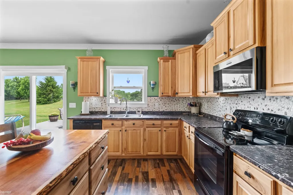 16589 Bedington Drive Fenton Charter Township MI 48451