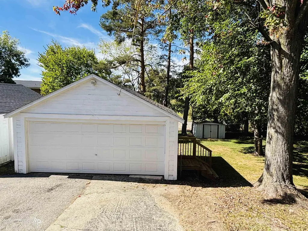 304 S State Road Davison City MI 48423
