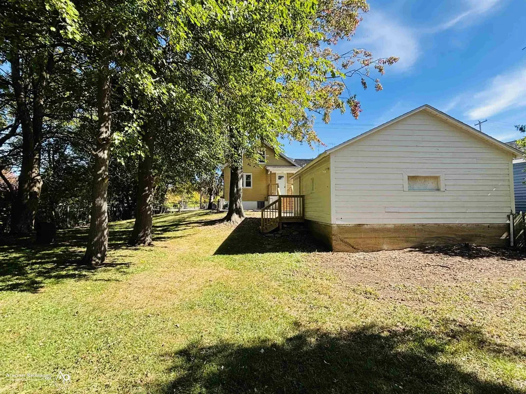 304 S State Road Davison City MI 48423
