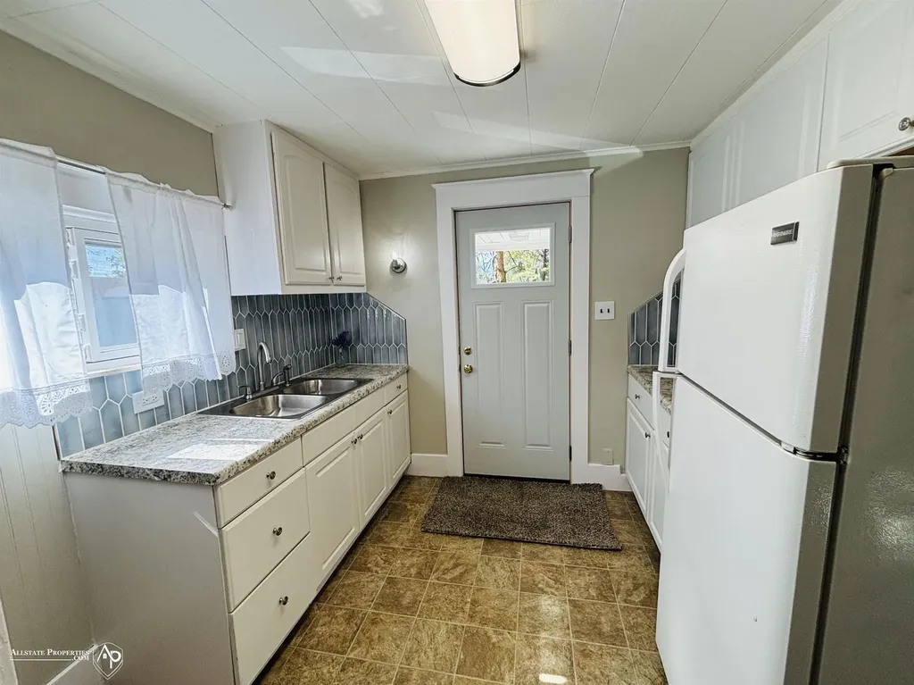 304 S State Road Davison City MI 48423