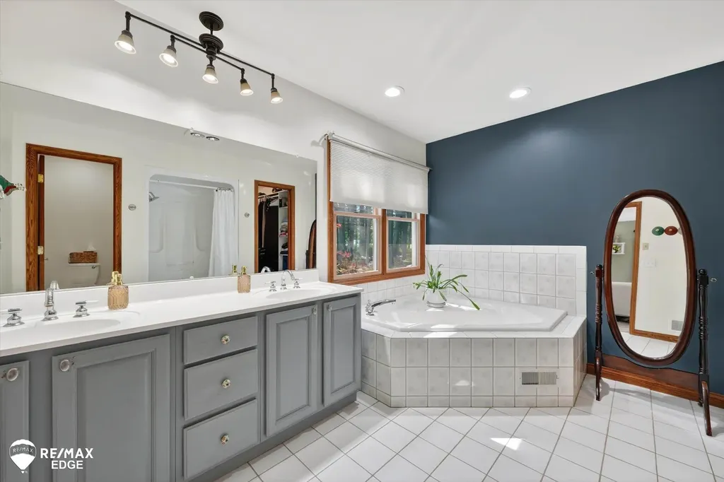 3393 Lippincott Road Elba Township MI 48446