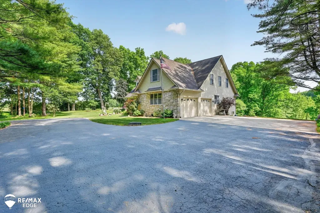 3393 Lippincott Road Elba Township MI 48446