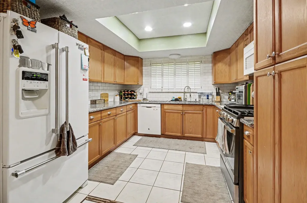 30809 Leelane Street Farmington Hills City MI 48336