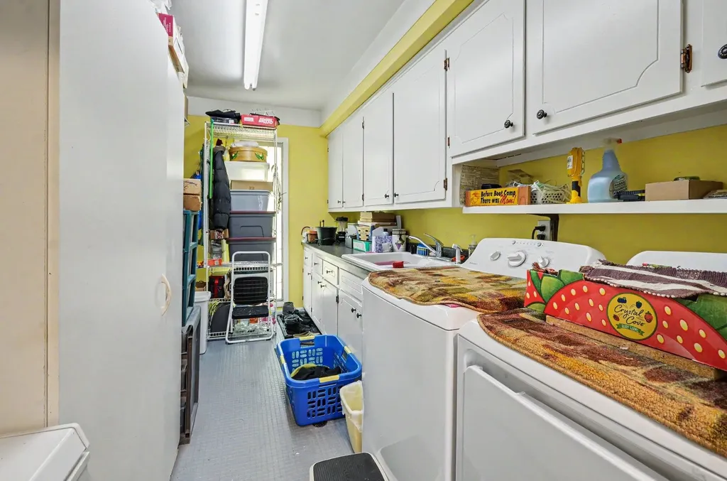30809 Leelane Street Farmington Hills City MI 48336