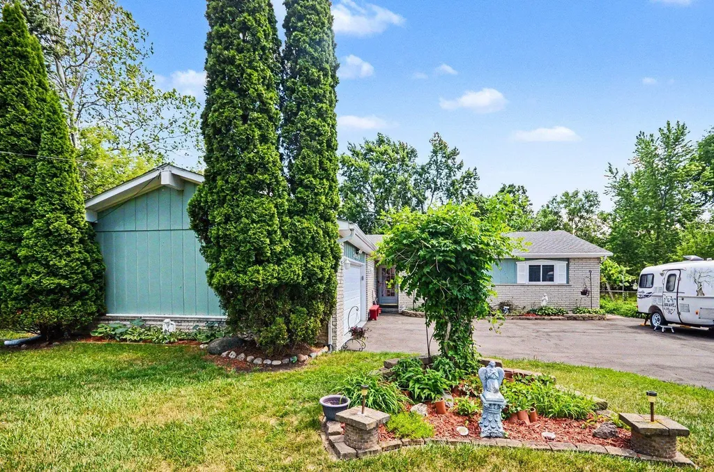 30809 Leelane Street Farmington Hills City MI 48336