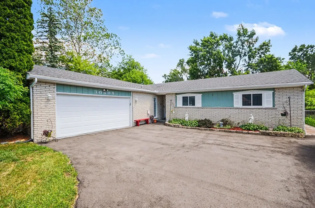 30809 Leelane Street Farmington Hills City MI 48336