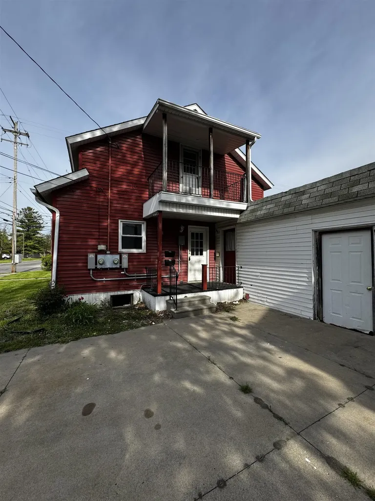 2002 N Carolina Street Saginaw City MI 48602