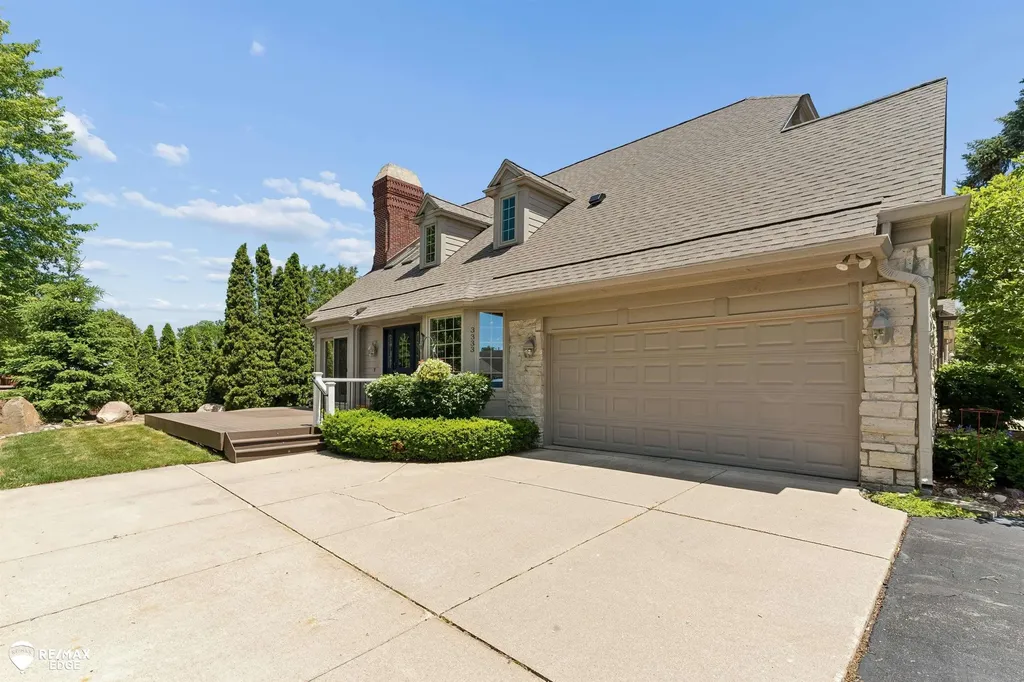3333 Nell Rose Court Royal Oak City MI 48073