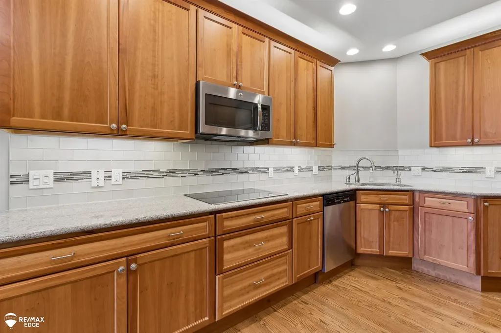 3333 Nell Rose Court Royal Oak City MI 48073