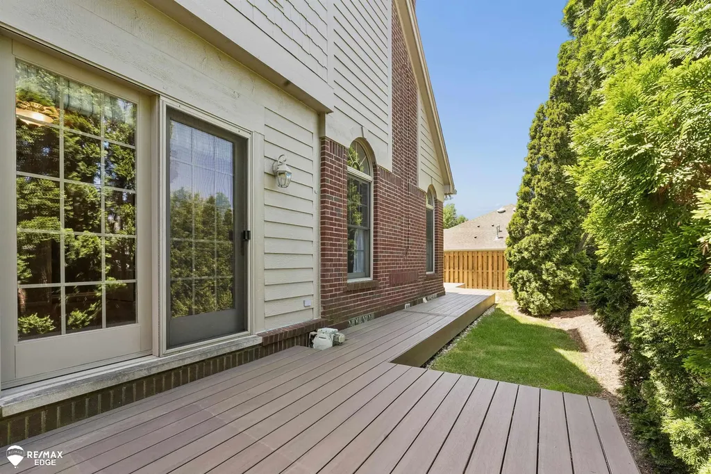 3333 Nell Rose Court Royal Oak City MI 48073