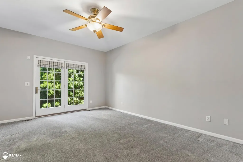 3333 Nell Rose Court Royal Oak City MI 48073