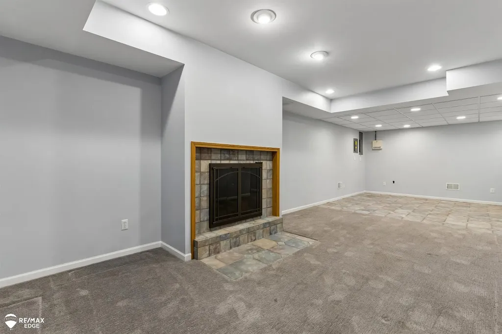 3333 Nell Rose Court Royal Oak City MI 48073